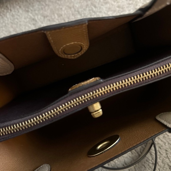 Coach Willow Tote 24 - Chalk - Picture 6 of 9